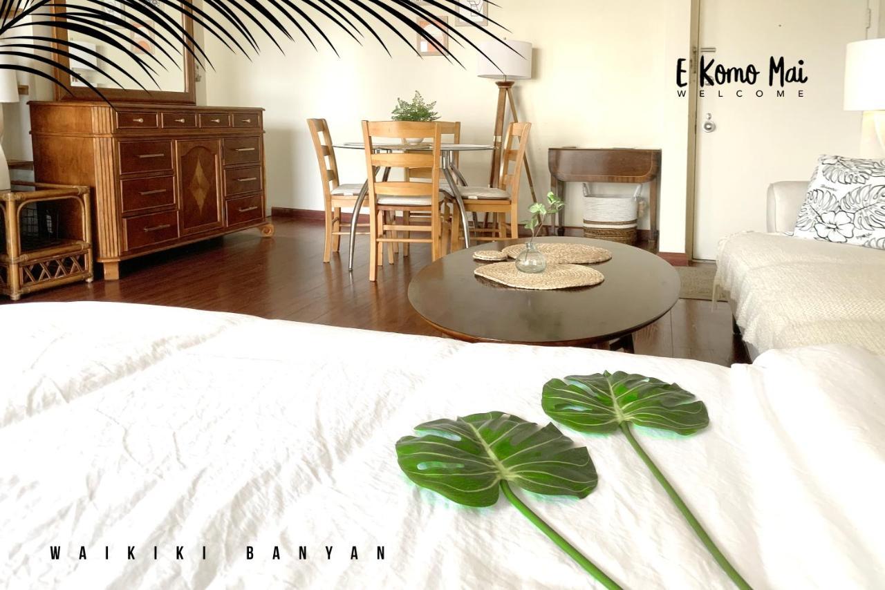 A Block Away To Waikiki Beach/Pool/Free Parking ホノルル エクステリア 写真