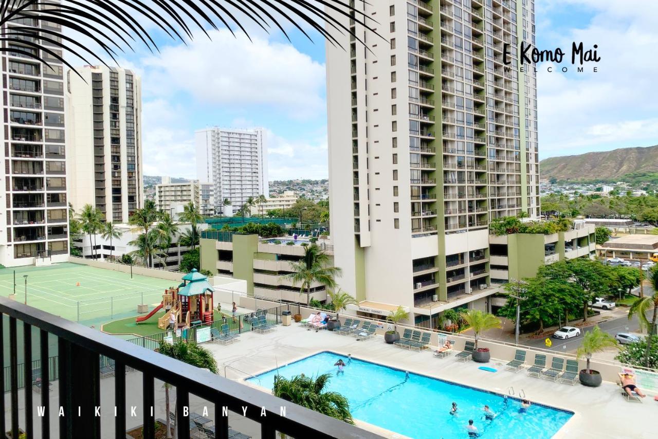 A Block Away To Waikiki Beach/Pool/Free Parking ホノルル エクステリア 写真
