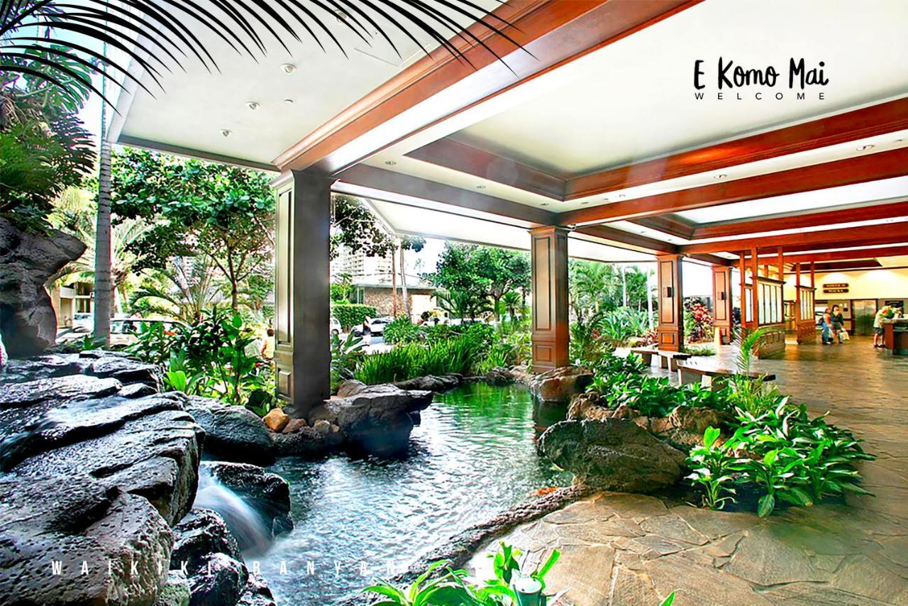 A Block Away To Waikiki Beach/Pool/Free Parking ホノルル エクステリア 写真